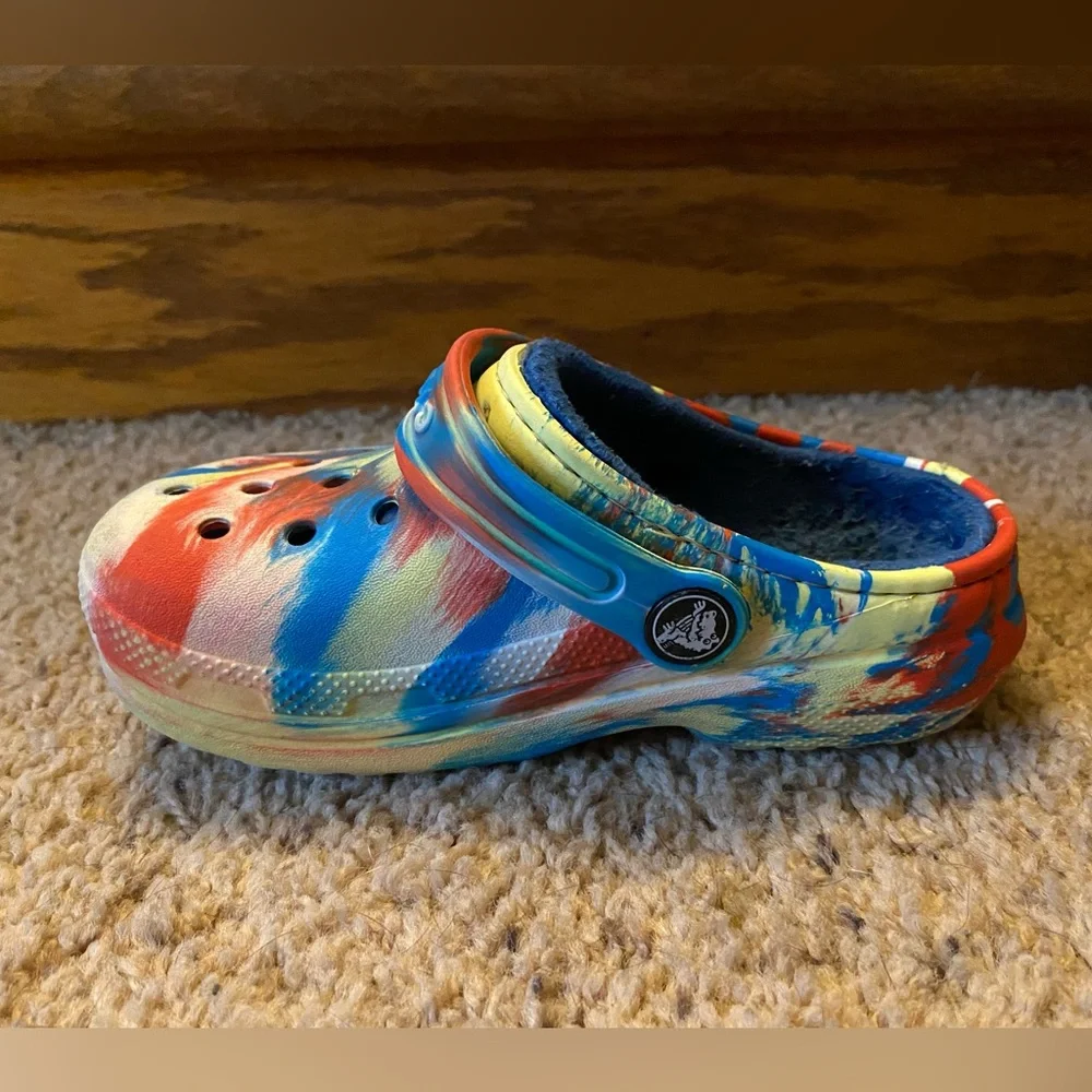 CROCS tie dye